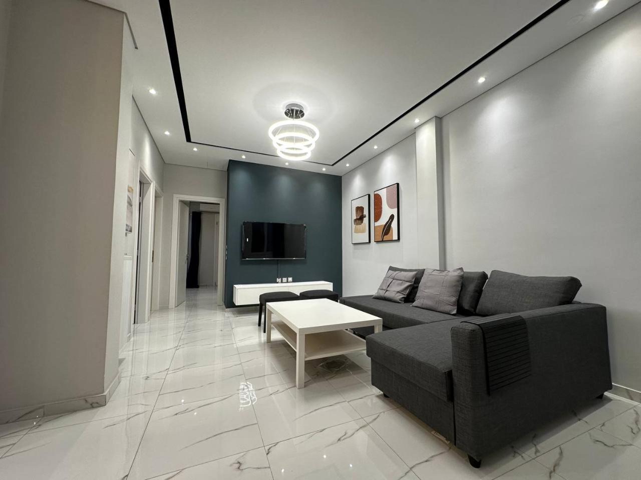 Warm And Modern Brand New Apartment Piraeus Exterior photo